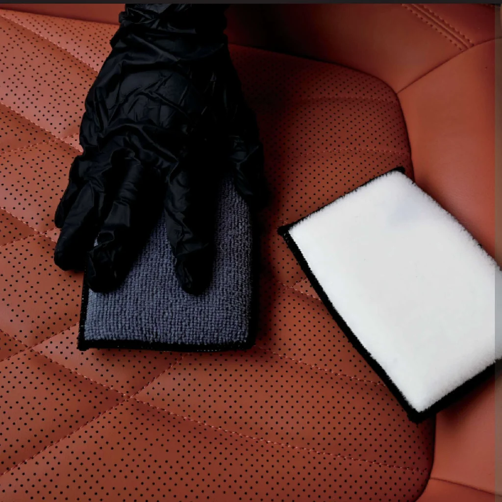 Dual-sided microfiber cleaning pad