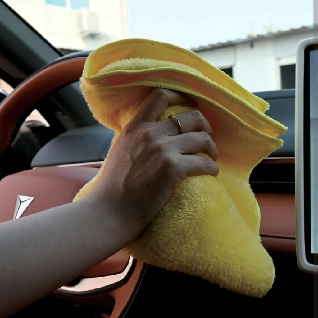 Single-sided coral-fleece microfiber towel
